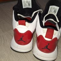 Оригинални дамски маратонки  Nike Jordan!, снимка 4 - Маратонки - 45725220