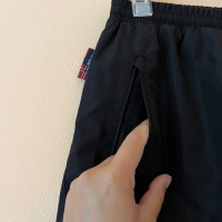Дамски черен скиорски панталон S размер с джобове 🖤, снимка 2 - Спортни екипи - 44993250