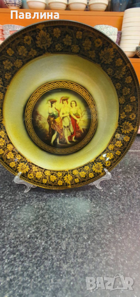 Италиански стъклени чинии с "Трите Грации", снимка 1