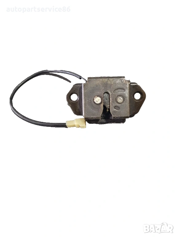 Брава на задния капак за KIA Carnival 2.9 CRDi (2002–2006), снимка 1