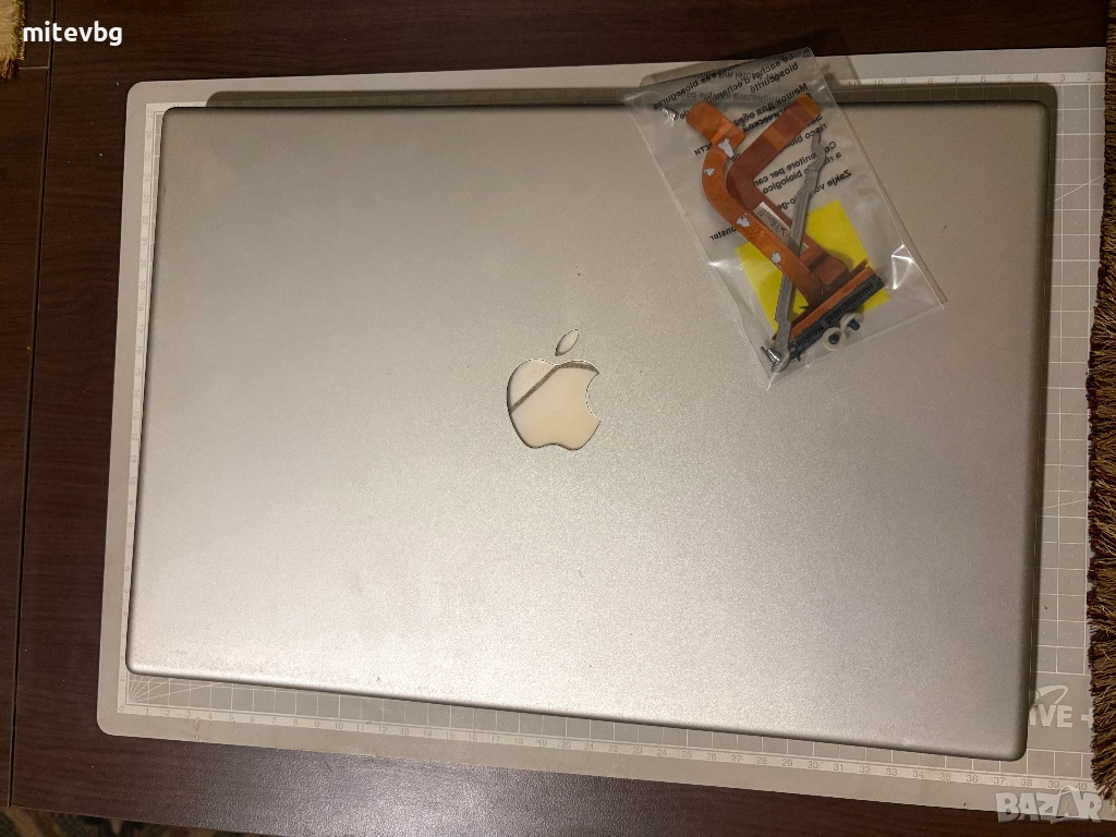 Mac book 15" 2009 година модел за части, снимка 1