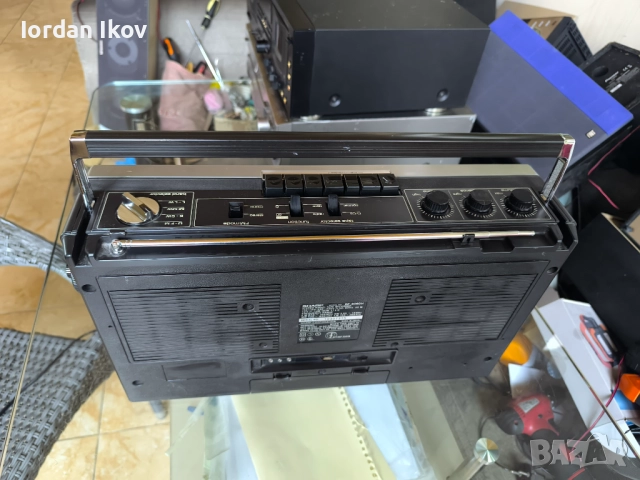Sharp GF-6060, снимка 9 - Радиокасетофони, транзистори - 52876501