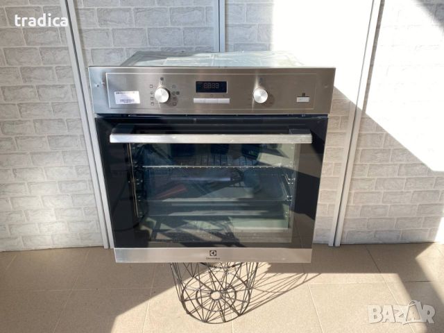 Фурна за вграждане Electrolux Serie 600 SteamBake COD3S40X с пара 72L, снимка 1