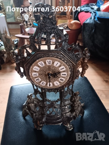 стар метален часовник