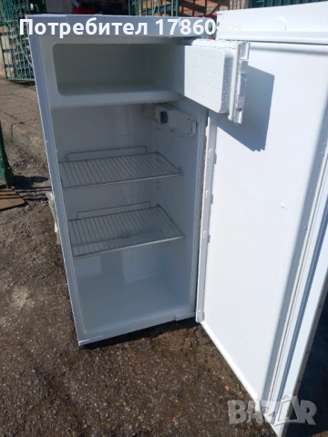 Хладилник с камера  NEF , снимка 3 - Хладилници - 53813731