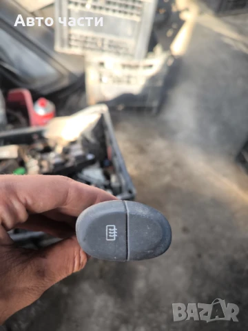 Renault Scenic MK1 2003 - Превключвател за подгряване на предното стъкло - 43296513