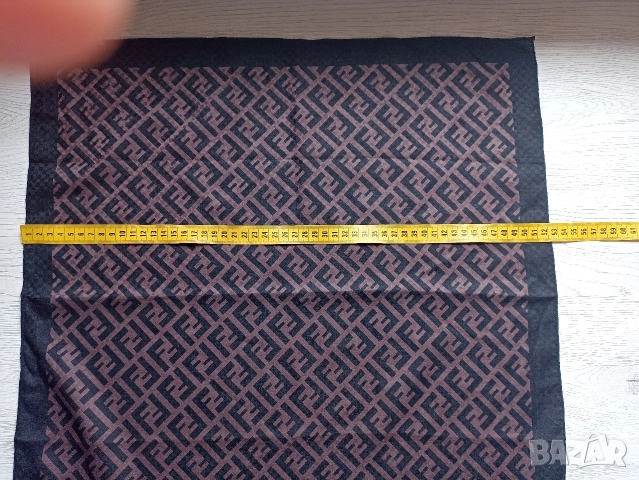 Дамски шал Fendi, снимка 9 - Шалове - 53427266