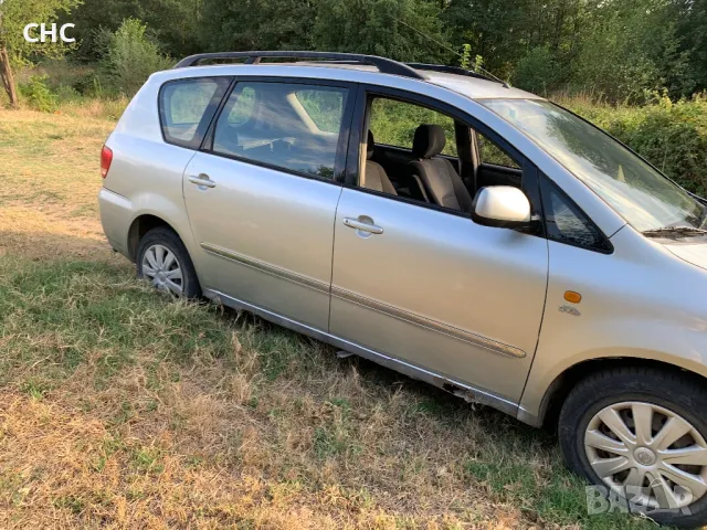 На части. Тойота Авенсис Версо, 2002 година 116 к.с., , снимка 3 - Автомобили и джипове - 46739331