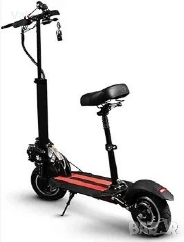 Супер бързият електрически сгъваем скутер в черно с червено