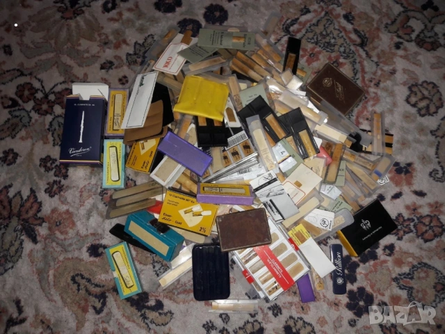 375 броя платъци за кларинет и саксофон