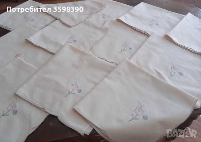 12 броя памучни салфетки с бродерия 41×41 см.