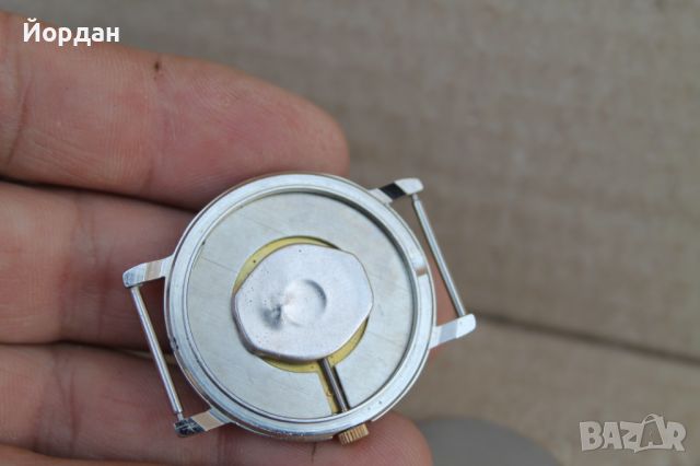 Стар Руски неизползван кварцов часовник ''Заря'', снимка 8 - Други ценни предмети - 46460599