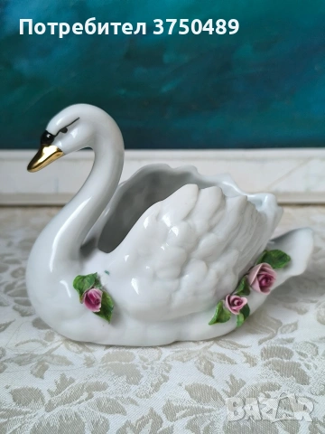 Статуетка лебед