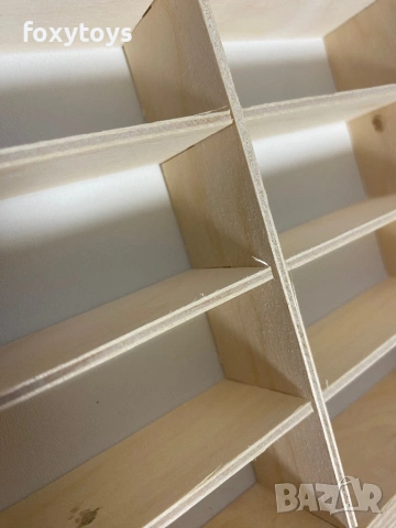 Дефектна дървена етажерка за колички, рафт, 80 отделения, хоризонтален, снимка 8 - Коли, камиони, мотори, писти - 53750305