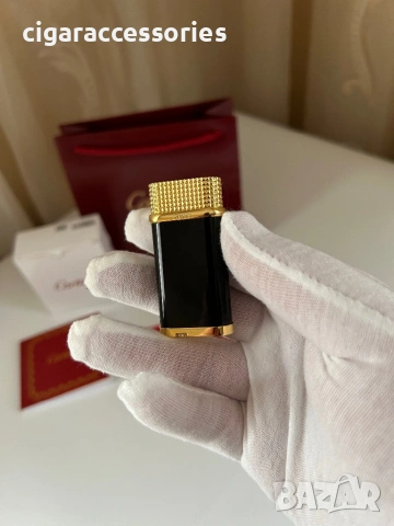 Cartier запалка – черен лак, златни детайли, кутия и сертификат