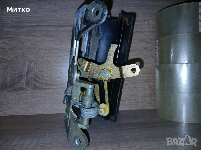 Дръжка за багажника за Audi 80 B4 Avant. , снимка 5 - Части - 54073810