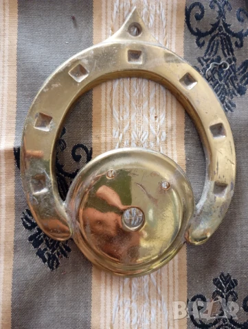 Месингова апликация подкова