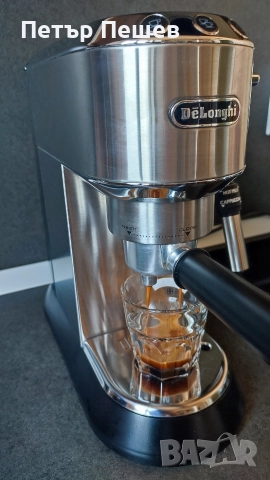 180лв. Кафемашина Delonghi Dedica EC685 перфектно еспресо кафе крема цедки E.S.E. pods Делонги , снимка 4 - Кафемашини - 52812656