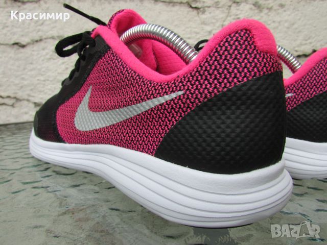 Дамски маратонки Nike Revolution 3 GS 'Hyper Pink', снимка 6 - Маратонки - 46398787