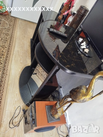 Тв шкаф със стъклени плотове и вратички, снимка 2 - Шкафове - 54181718