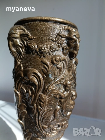 Барокова, италианска кана от две части с бокал. Метална с релефни изображения на херувими , снимка 10 - Статуетки - 53816537