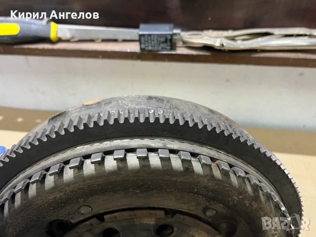 Демпферен маховик за Mercedes C-class W203 2.2 CDI, снимка 3 - Части - 53898888