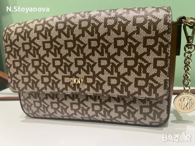 Малка чанта DKNY, снимка 3 - Чанти - 48339841