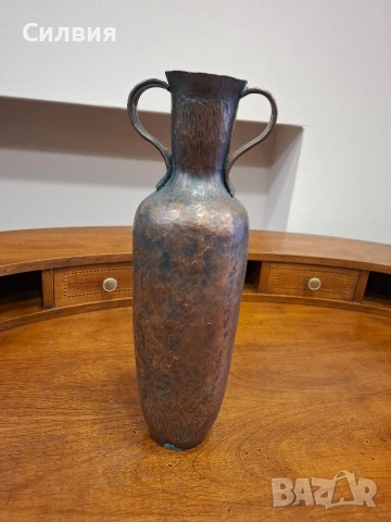 Антикварна медна ваза