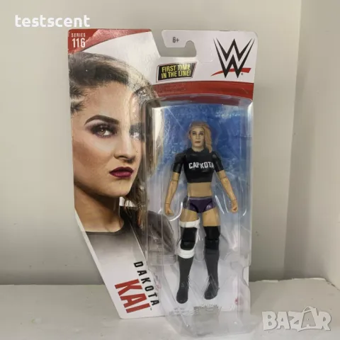 Екшън фигура WWE Dakota Kai дакота кай damage ctrl figure играчка Mattel, снимка 2 - Фигурки - 48929606