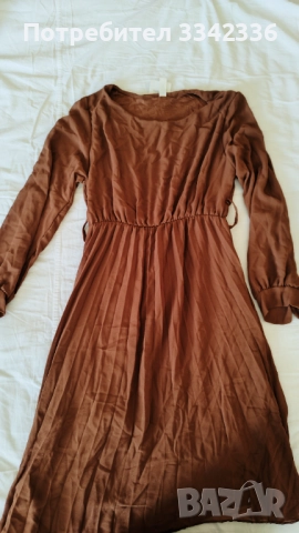 Рокля с дълъг ръкав