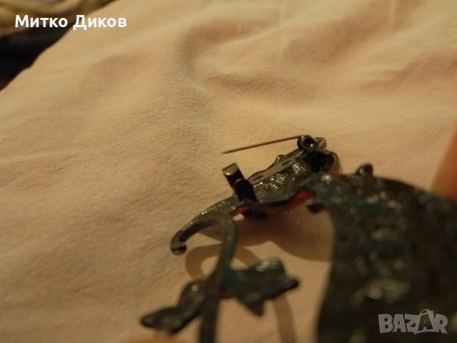 Брошка нова емайл коте, снимка 2 - Колиета, медальони, синджири - 54192414