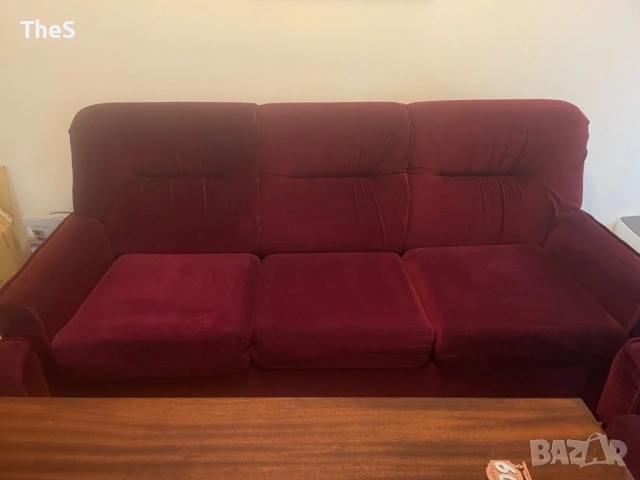 Холна гарнитура от велур. Червена, запазена, без забележки. , снимка 4 - Маси - 53205883