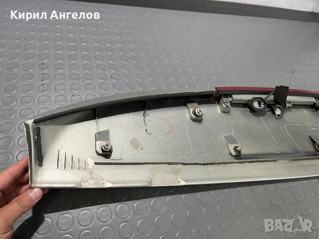 Пластмасата над багажника за Toyota Avensis T25 Комби, снимка 4 - Части - 50450706