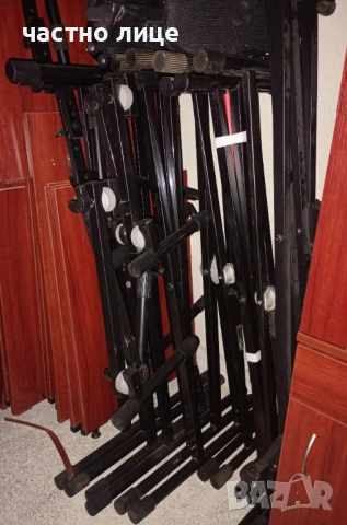 Продавам стойки за синтезатор