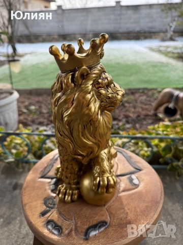 Лъв с корона