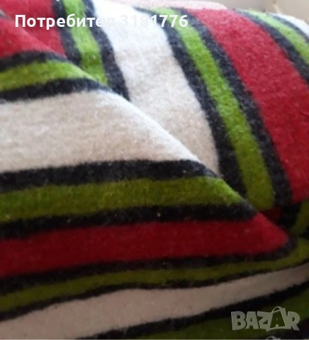 Автентично вълнено халище ръчна изработка.