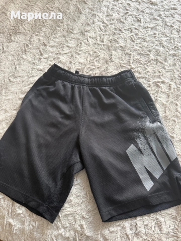 Дрехи за момче,цена 6 евро.