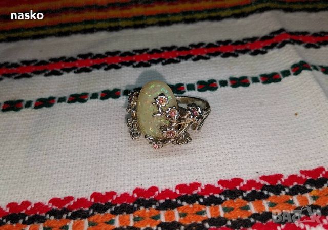 Дамски флорален пръстен, снимка 1 - Антикварни и старинни предмети - 46456562