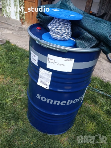 Продавам метални варели 