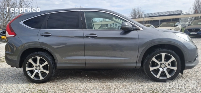 Honda CR-V 2.0i Vtec 155PS 4x4, снимка 4 - Автомобили и джипове - 53989389