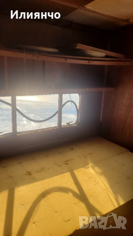 Продавам 12 метра английска каравана в добро въшно състояние", снимка 15 - Каравани и кемпери - 53377352