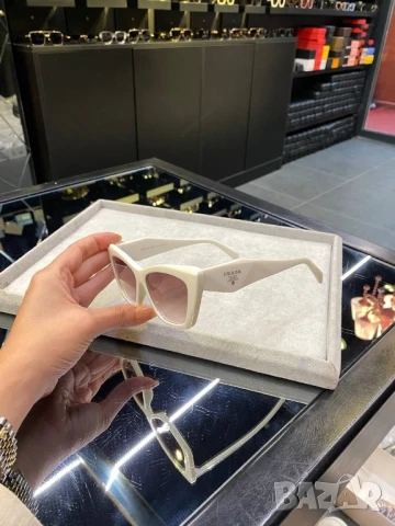 очила с черен обикновен калъф и ув защита ysl saint laurent prada , снимка 5 - Слънчеви и диоптрични очила - 51429915