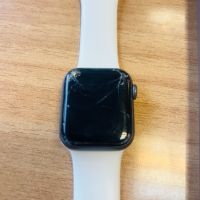 Продавам Apple Watch 4 40mm, снимка 4 - Смарт гривни - 45415482