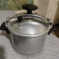 Руска тенджера под налягане.6 литрова., снимка 2 - Съдове за готвене - 45685711