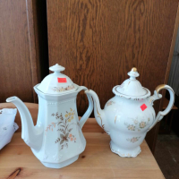 Красиви порцеланови чайници., снимка 1 - Антикварни и старинни предмети - 44938225