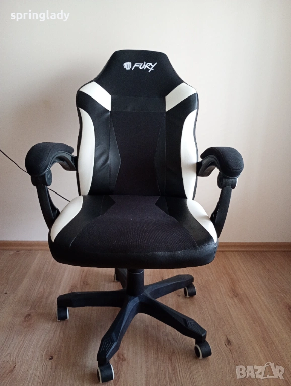 Офис стол/геймърски стол Fury Avenger M, снимка 1