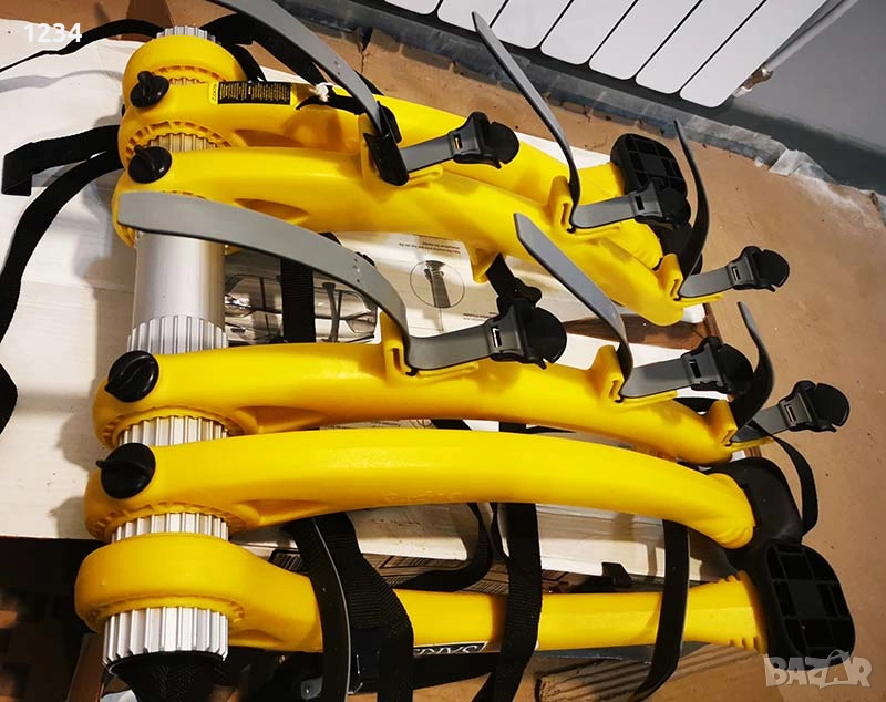 НОВА SARIS BONES 3 стойка багажник за велосипеди за автомобил, снимка 1