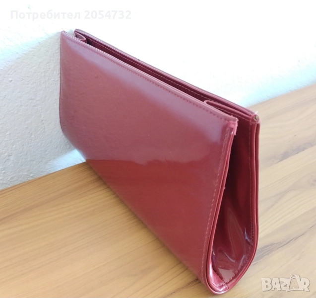 Червено дамско портмоне с верижка, снимка 1