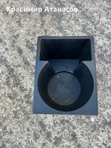 55630-05040. Поставка чаша подлакътник за Тойота Авенсис T27.седан. Комби. 2009-2019г