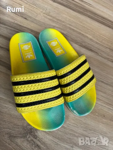 Оригинални цветни черни чехли adidas Adilette ! 42 н, снимка 5 - Мъжки чехли - 49512155